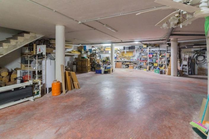 Image No.47-8 Bed Villa for sale