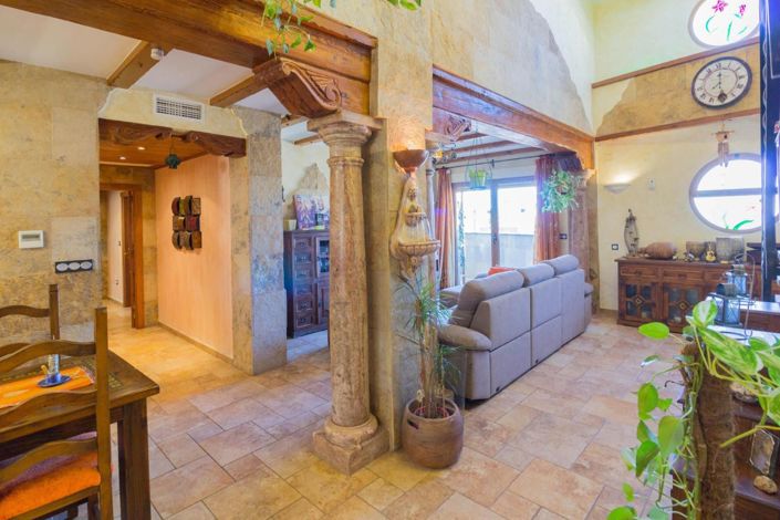 Image No.5-8 Bed Villa for sale