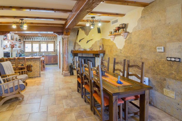 Image No.7-8 Bed Villa for sale