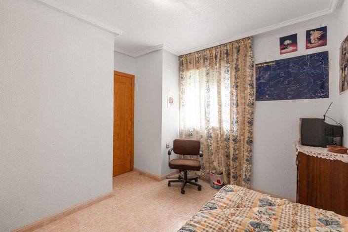 Image No.12-2 Bed Bungalow for sale