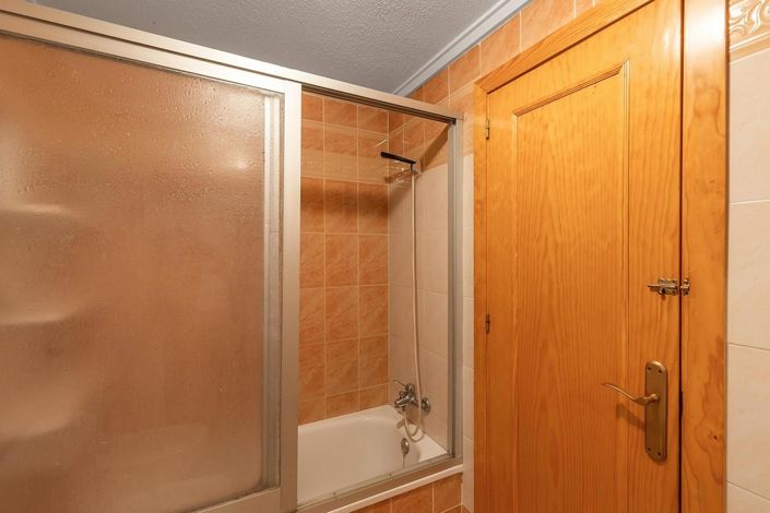 Image No.17-2 Bed Bungalow for sale