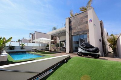 5 Bed Villa for sale