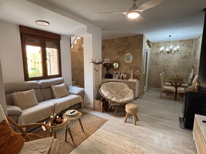 Image No.1-3 Bed House for sale
