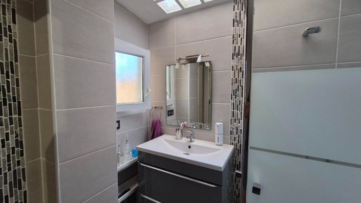 Image No.12-3 Bed House for sale