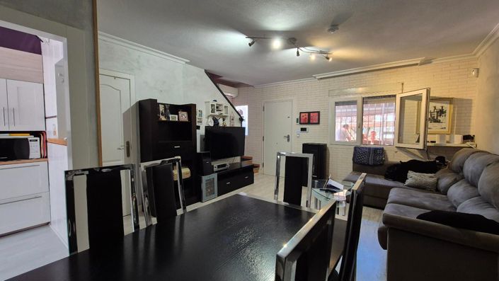 Image No.3-3 Bed House for sale