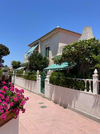 Image No.1-3 Bed House for sale