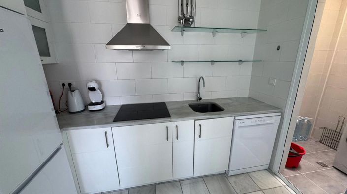 Image No.10-2 Bed House for sale