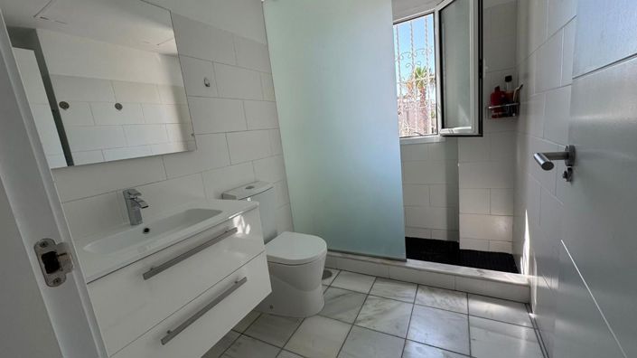 Image No.14-2 Bed House for sale