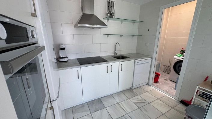 Image No.9-2 Bed House for sale