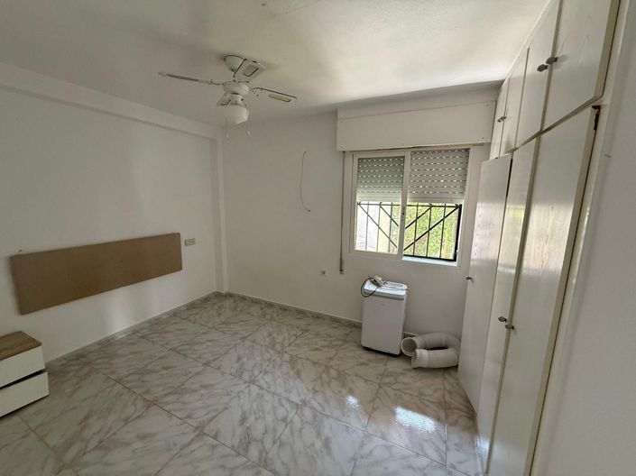 Image No.10-2 Bed House for sale