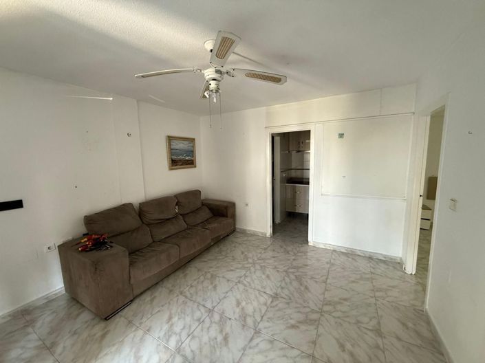 Image No.8-2 Bed House for sale