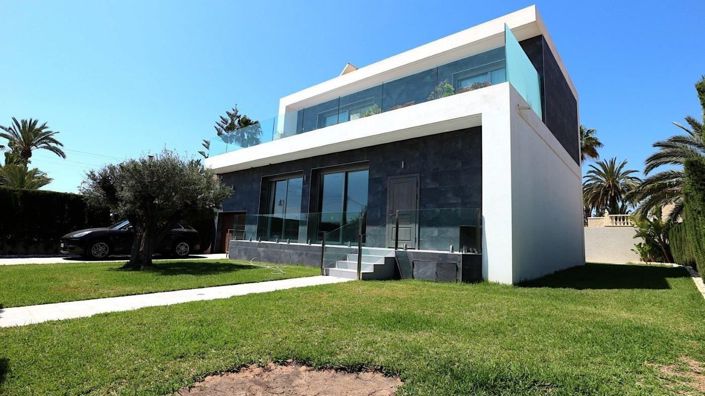 Image No.1-3 Bed Villa for sale