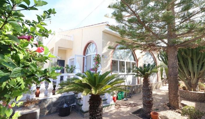 Image No.1-3 Bed Villa for sale