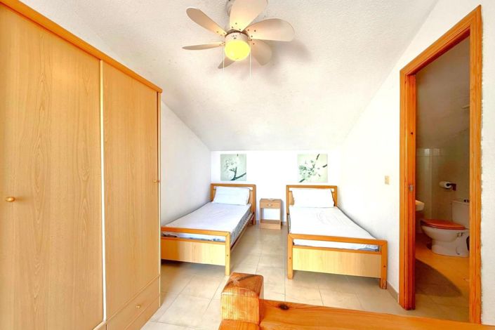 Image No.10-3 Bed House for sale