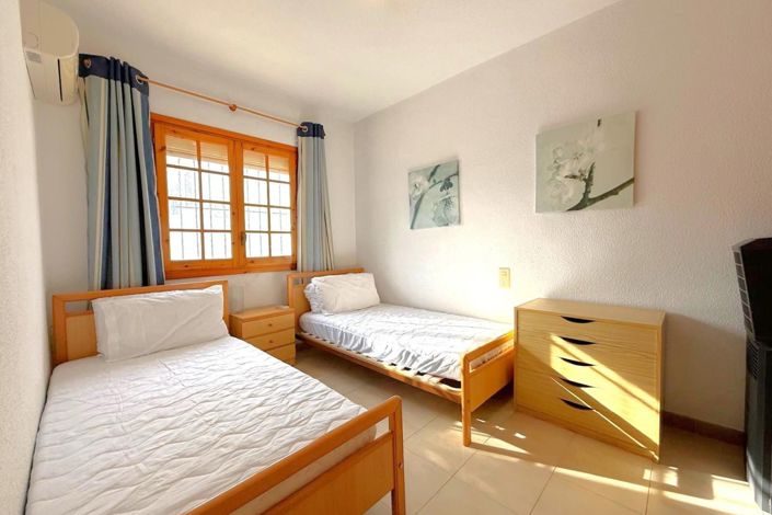 Image No.9-3 Bed House for sale