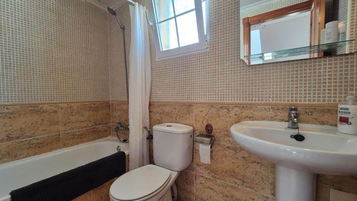 Image No.20-3 Bed Villa for sale