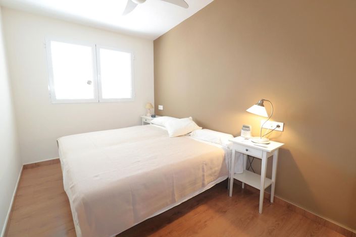 Image No.20-3 Bed House for sale