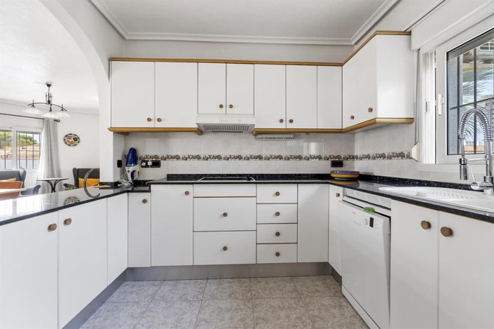 Image No.10-4 Bed Villa for sale