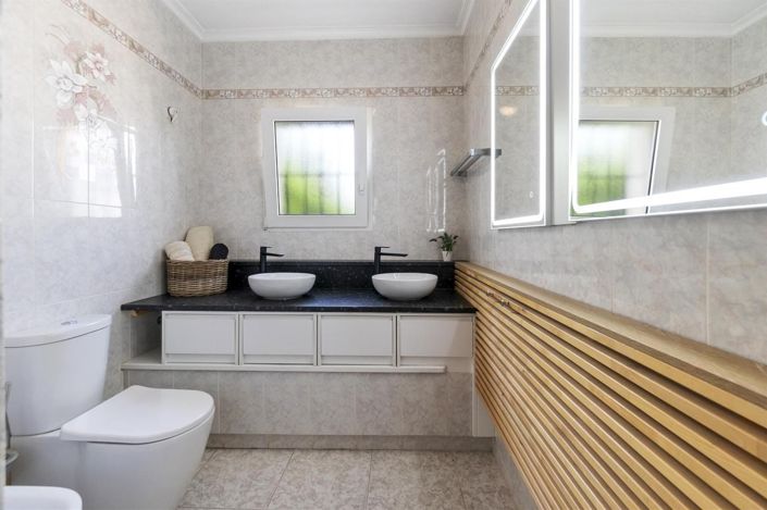 Image No.14-4 Bed Villa for sale