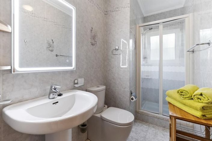 Image No.15-4 Bed Villa for sale