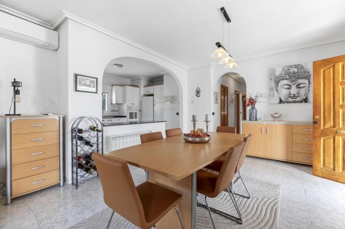 Image No.8-4 Bed Villa for sale