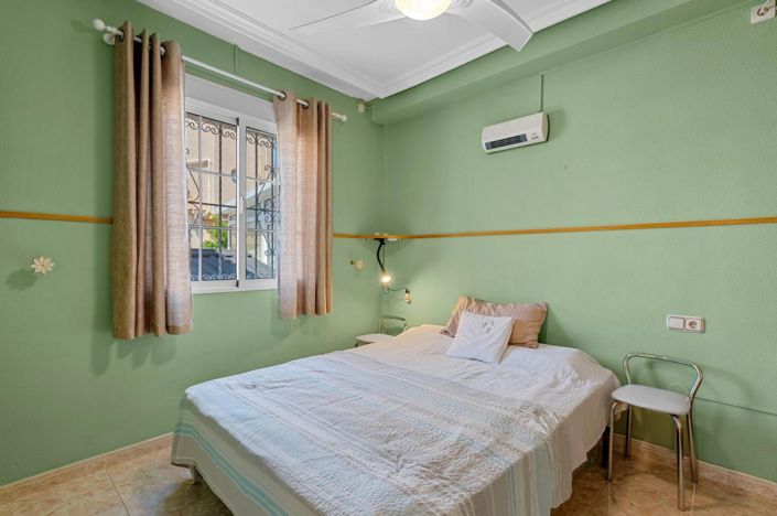 Image No.16-3 Bed House for sale