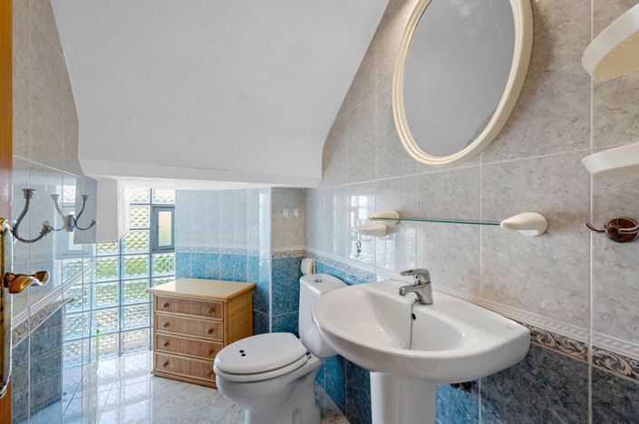 Image No.18-3 Bed House for sale