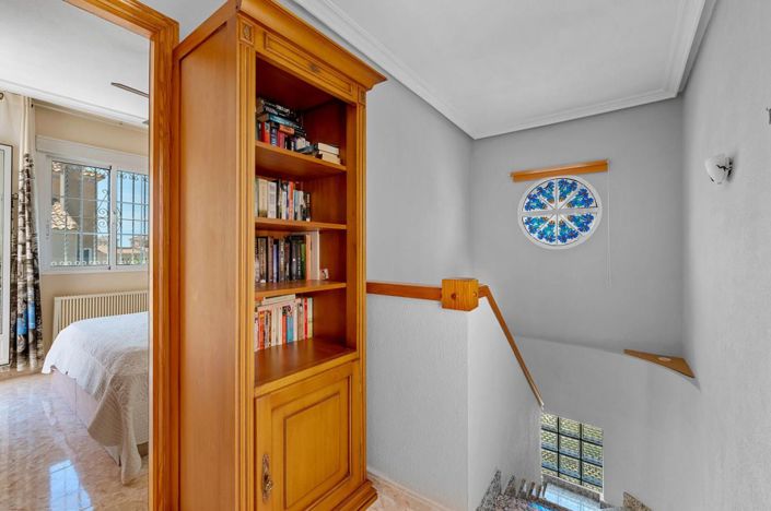 Image No.19-3 Bed House for sale