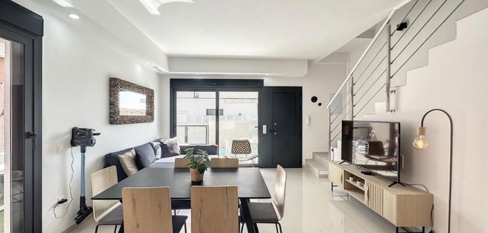 Image No.2-3 Bed House for sale