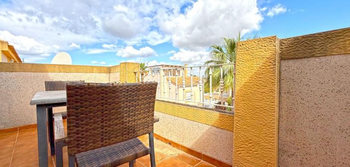 Image No.18-3 Bed House for sale