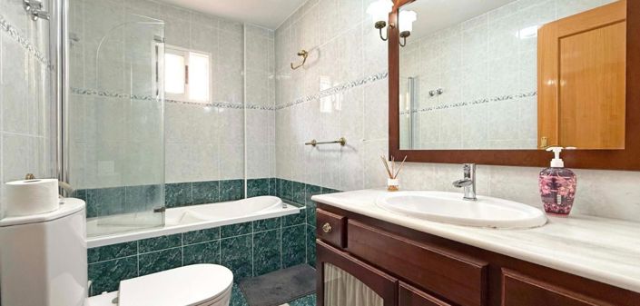 Image No.23-3 Bed House for sale