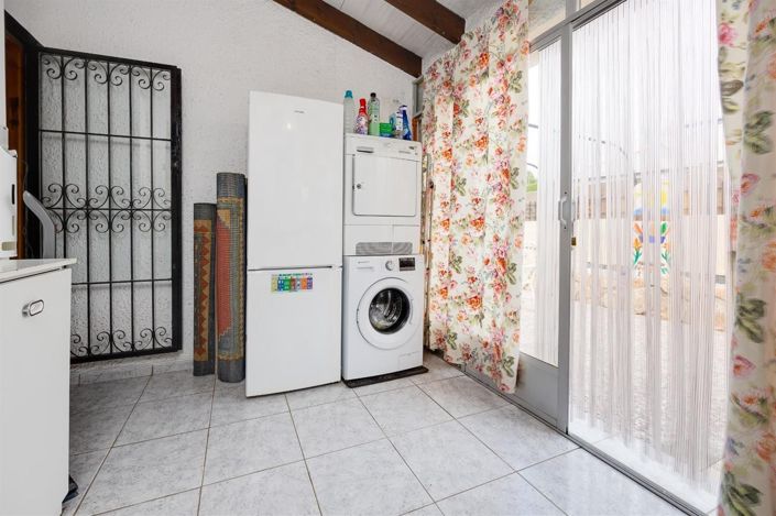 Image No.18-2 Bed House for sale