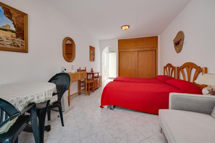 Image No.20-2 Bed House for sale