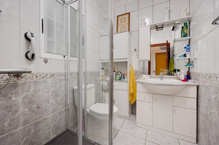 Image No.26-2 Bed House for sale