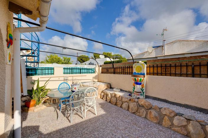 Image No.5-2 Bed House for sale