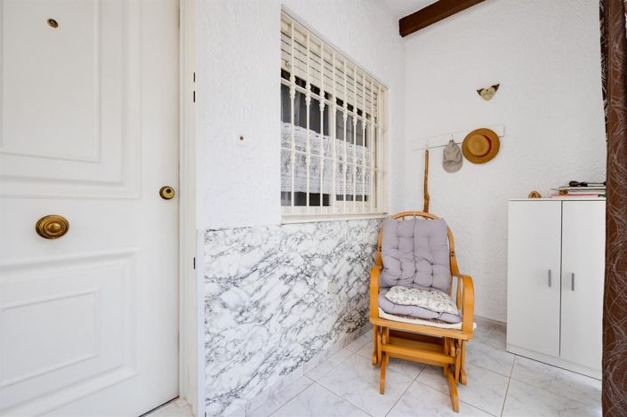 Image No.8-2 Bed House for sale