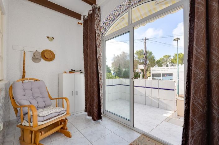 Image No.9-2 Bed House for sale