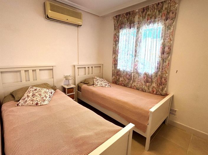 Image No.17-3 Bed House for sale