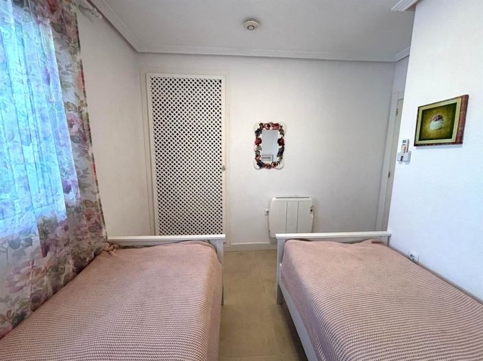 Image No.19-3 Bed House for sale