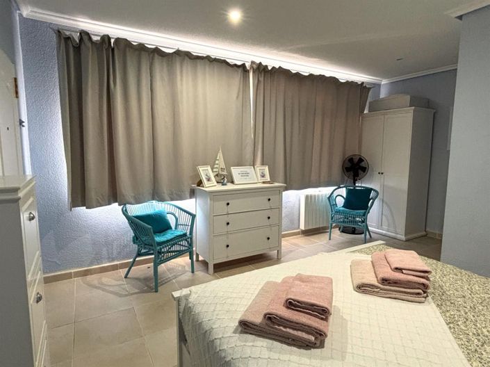 Image No.25-3 Bed House for sale