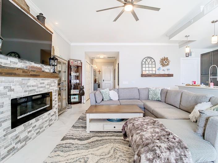 Image No.10-3 Bed Condo for sale