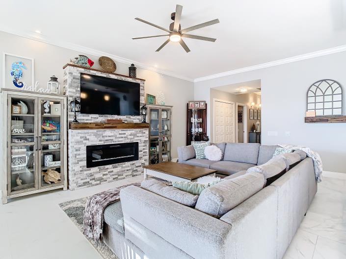 Image No.11-3 Bed Condo for sale