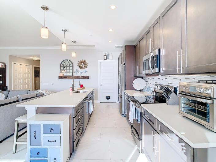 Image No.14-3 Bed Condo for sale