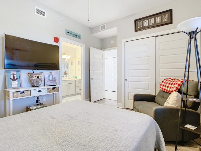 Image No.18-3 Bed Condo for sale