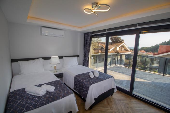 Image No.15-4 Bed Villa / Detached for sale