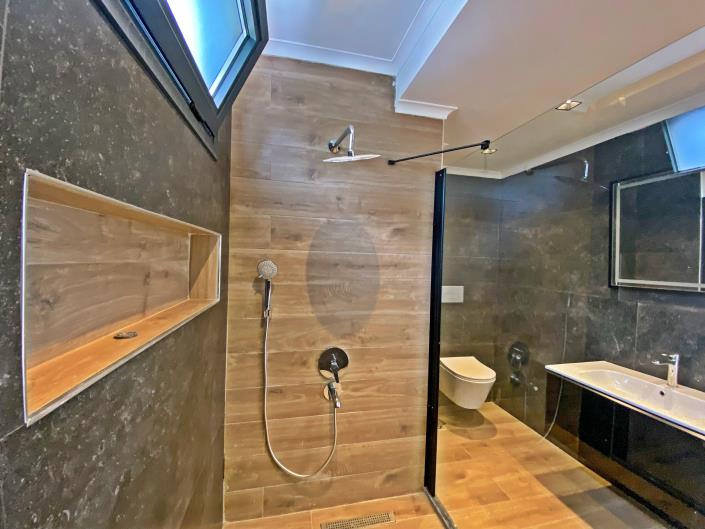 Image No.9-5 Bed Villa for sale