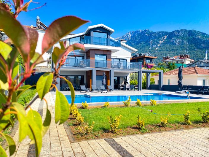 Image No.1-4 Bed Villa for sale