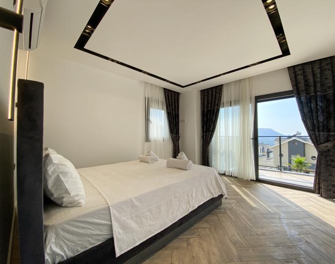 Image No.12-5 Bed Villa for sale