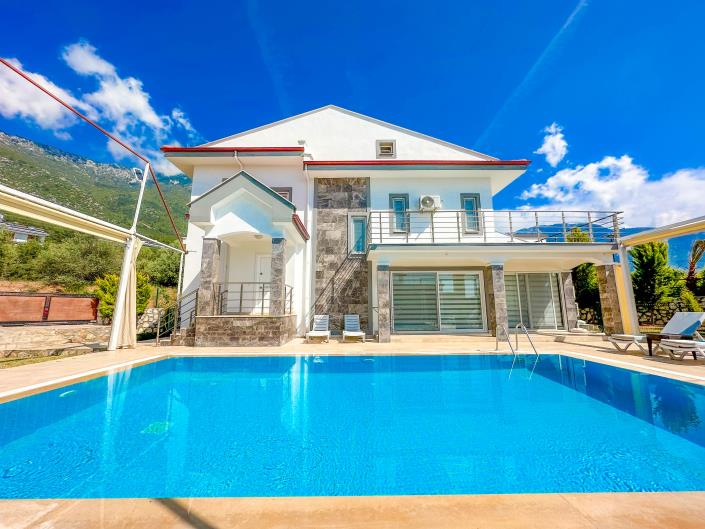 Image No.1-4 Bed Villa for sale