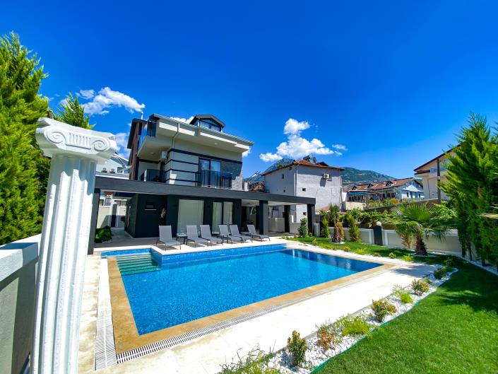 Image No.1-4 Bed Villa for sale